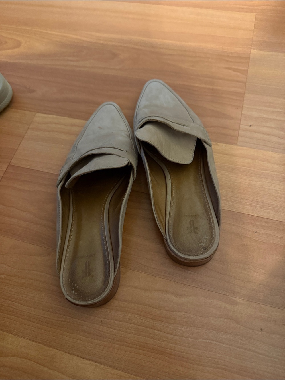 Frye Beige Pointed-Toe Slip-On Mules